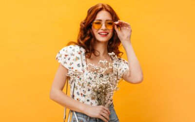 What are the must-have accessories for a chic look?